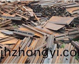 廢(fei)舊鋼(gang)材(cai)迴收