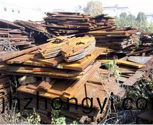 廢(fei)舊鋼(gang)材迴收(shou)