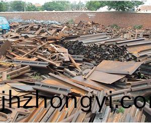 廢舊(jiu)鋼(gang)材迴(hui)收(shou)